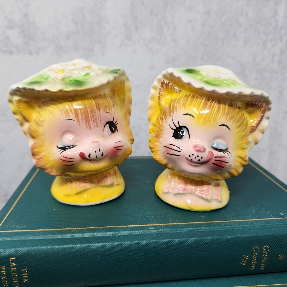 1950s Vintage Enesco Japan Miss Priss Winking Kitty Cat Salt & Pepper Shaker Set